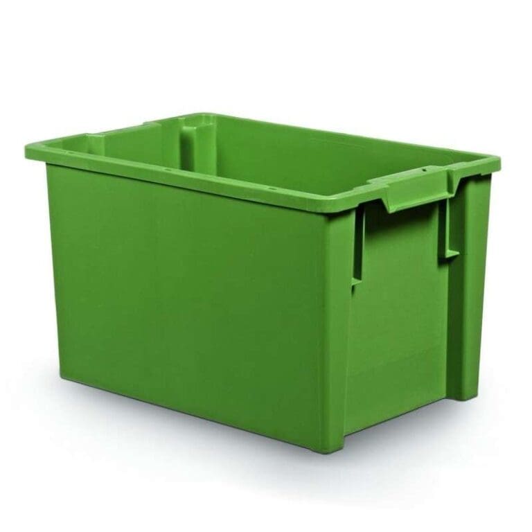 Vihreä Muovilaatikko 66L muovinen säilytysastia valkoisella pohjalla.