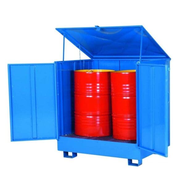 Sininen Vaarallisten aineiden säilytyskaappi, jossa kaksi punaista tynnyriä.