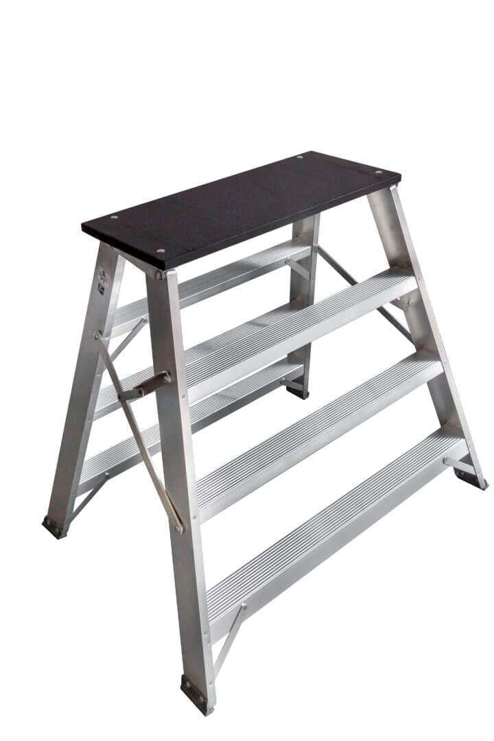 Dubbelsidig arbetsbock 4 steg i aluminium, plattform 90 cm, halkfri fenolfilmfaner