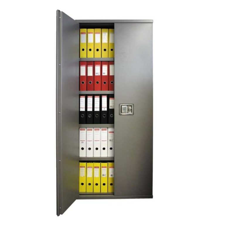 Brandklassat dokumentskåp RK-200 med öppen dörr och pärmar på hyllorna