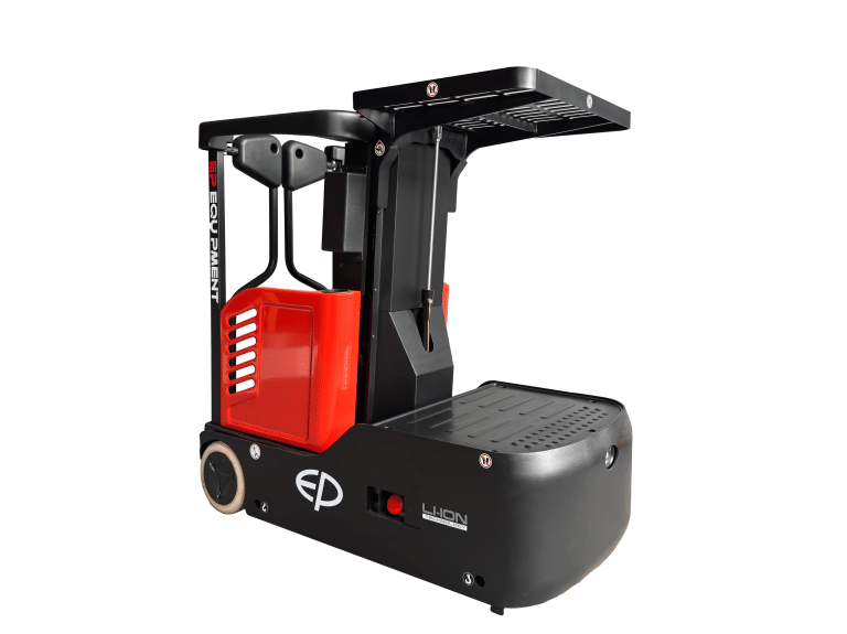 EP JX0 orderplockare med förarplattform och litiumjonbatteri i trång lagergång