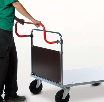 Height-adjustable handle mounted on a 200–600 series platform trolley