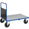 Plattformsvagn 400-serien med en gavel, blå stålram och galvaniserat lastplan