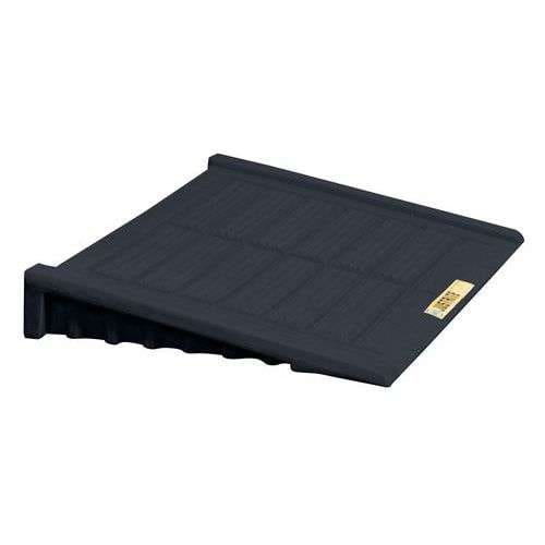 Spill deck access ramp for floor‑level bund, non‑slip diamond‑tread, 1219×839×159 mm, 450 kg capacity